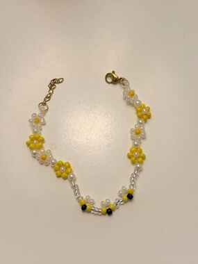 Handmade Yellow & White Beaded Bee Flower Bracelet